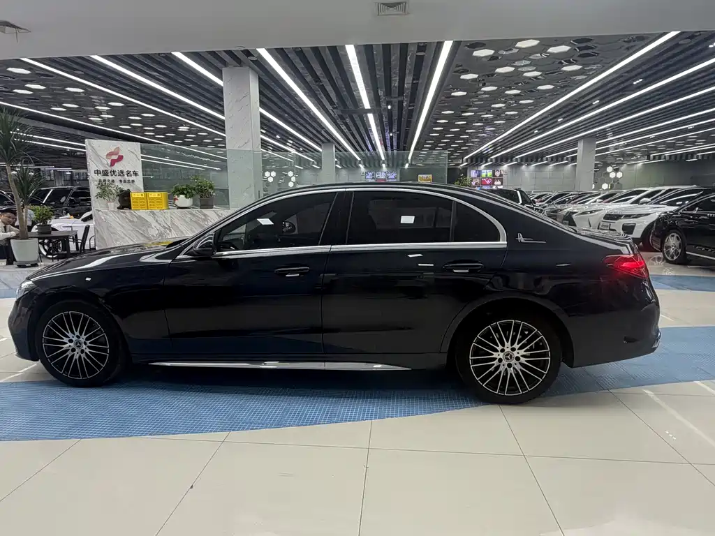 Mercedes-Benz C-Class — миниатюра 6