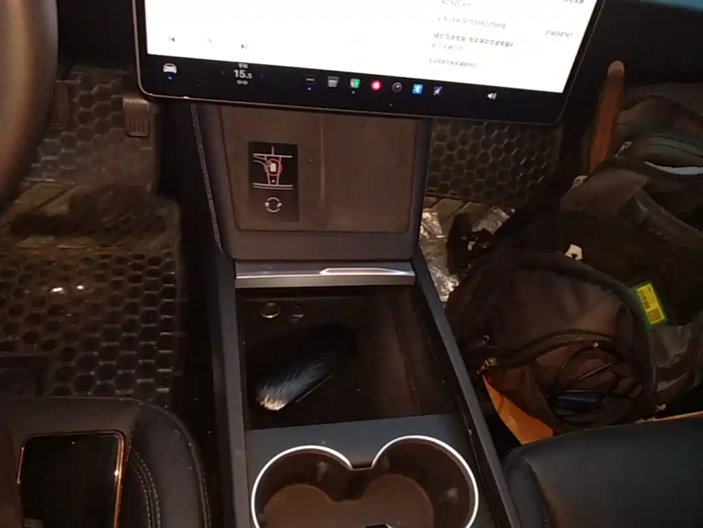 Tesla Model 3 — миниатюра 14
