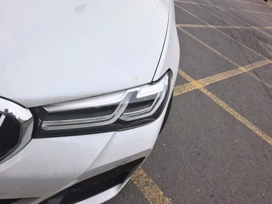 BMW 5 Series New Energy — миниатюра 5