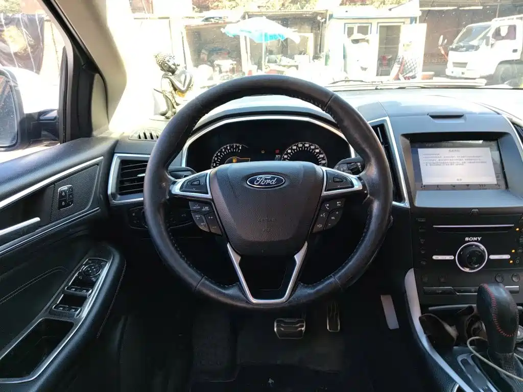 Ford Edge — миниатюра 11
