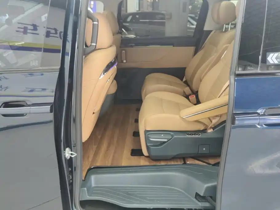 GAC Motor Trumpchi E8 PHEV — миниатюра 11