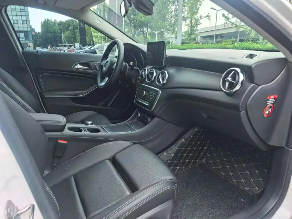 Mercedes-Benz GLA — миниатюра 13