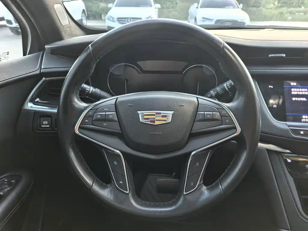 Cadillac XT5 — миниатюра 9