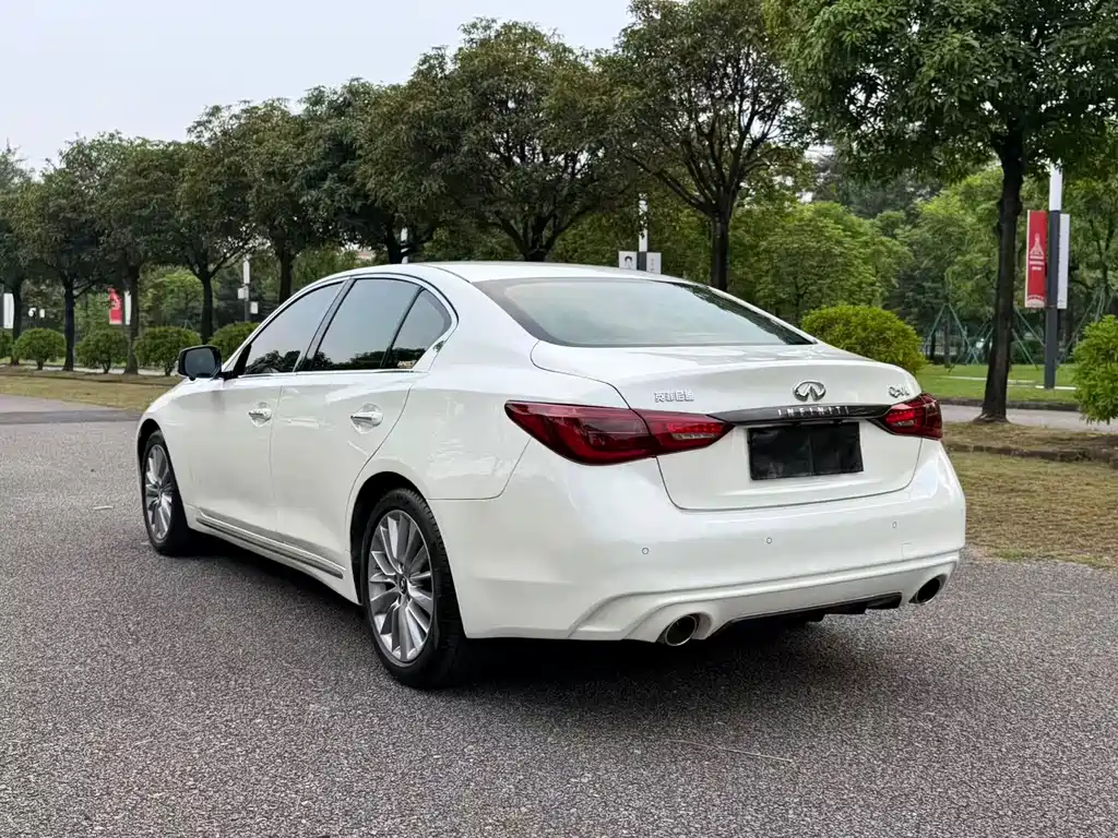 Infiniti Q50L — миниатюра 6