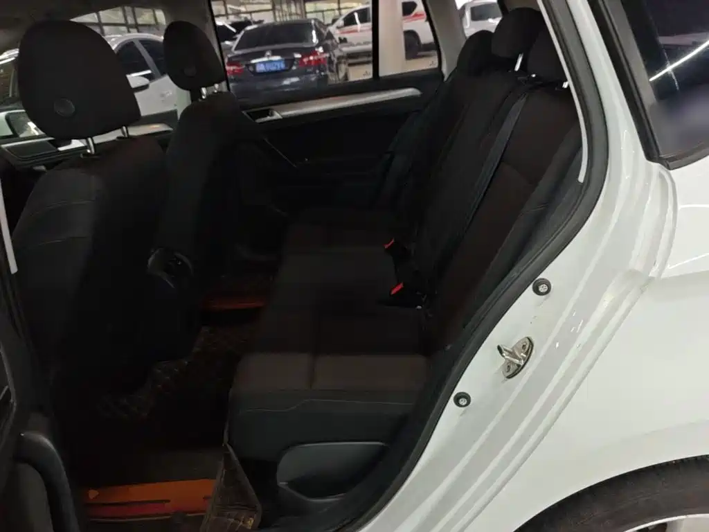 Volkswagen Golf Sportsvan — миниатюра 17