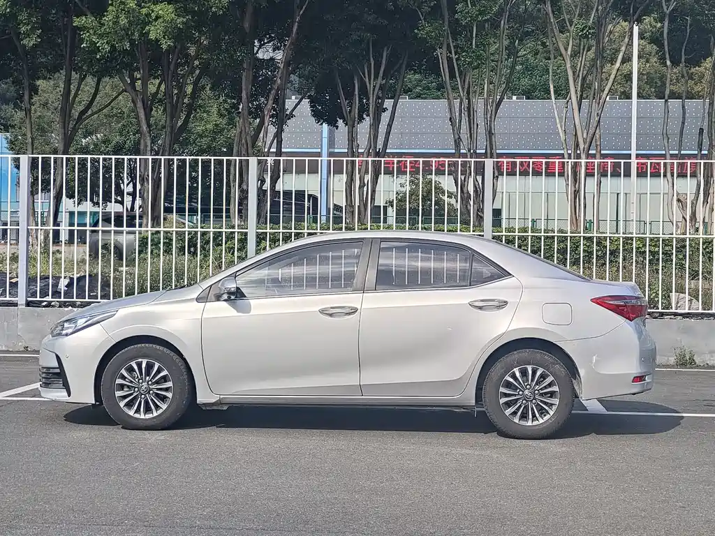 Toyota Corolla — миниатюра 4