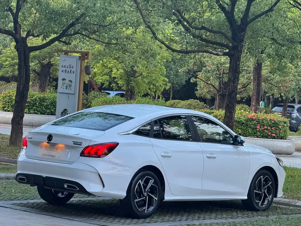 MG MG5 — миниатюра 11