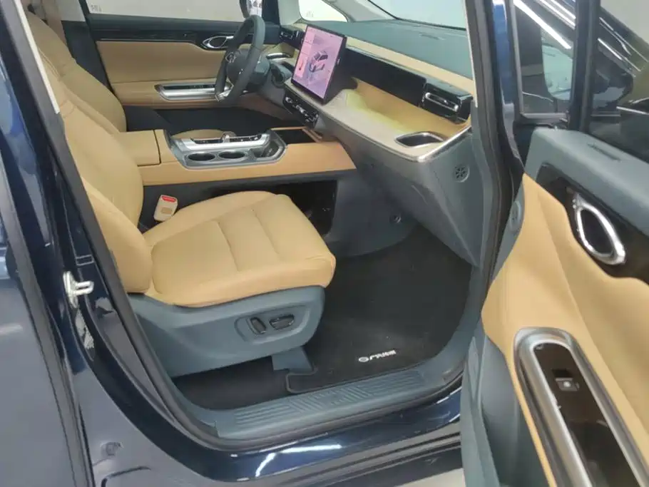 GAC Motor Trumpchi E8 PHEV — миниатюра 8