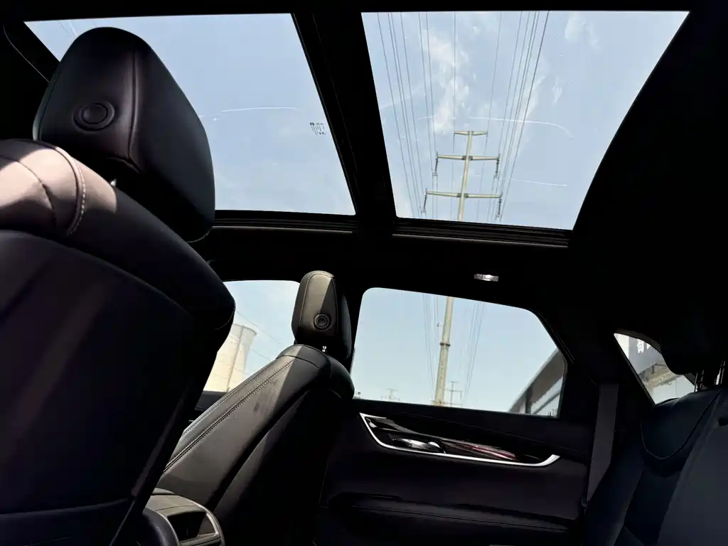 Cadillac XT5 — миниатюра 11