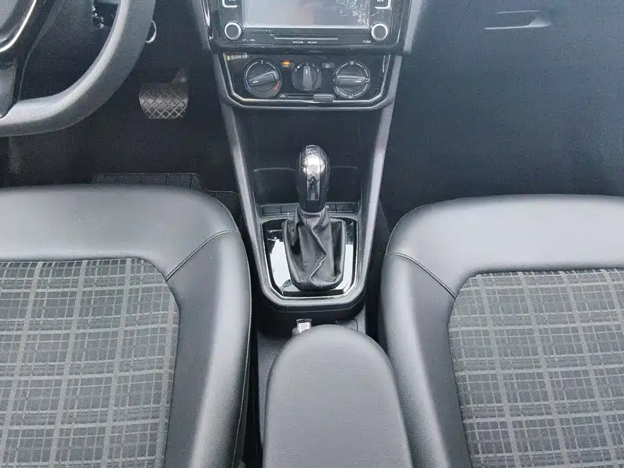 Volkswagen Jetta — миниатюра 15