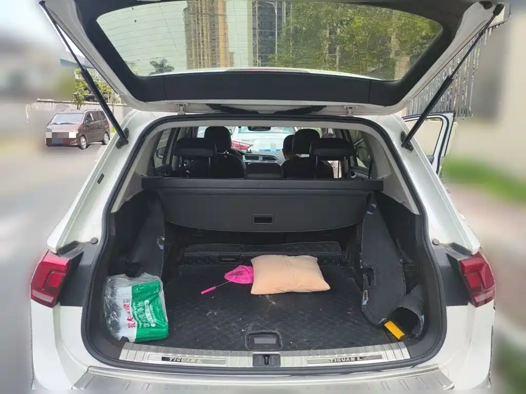 Volkswagen Tiguan L — миниатюра 10