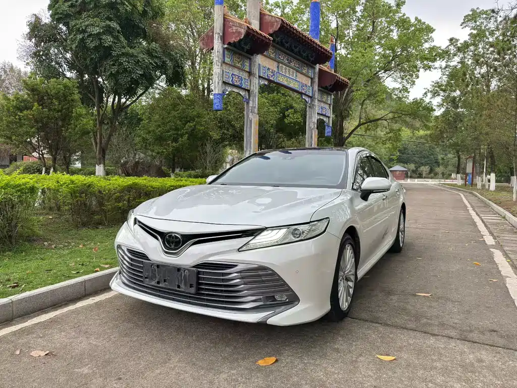 Toyota Camry 2019