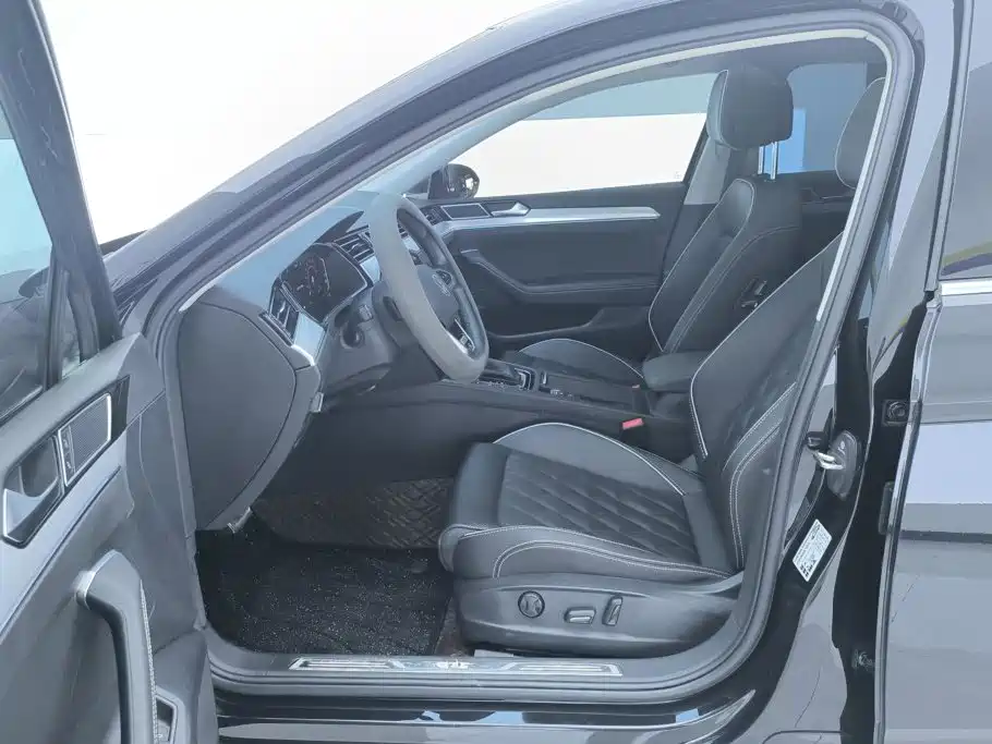 Volkswagen Magotan PHEV — миниатюра 9