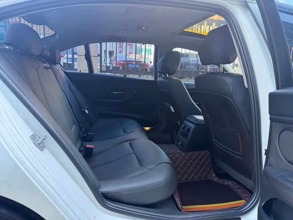 BMW 3 Series — миниатюра 11