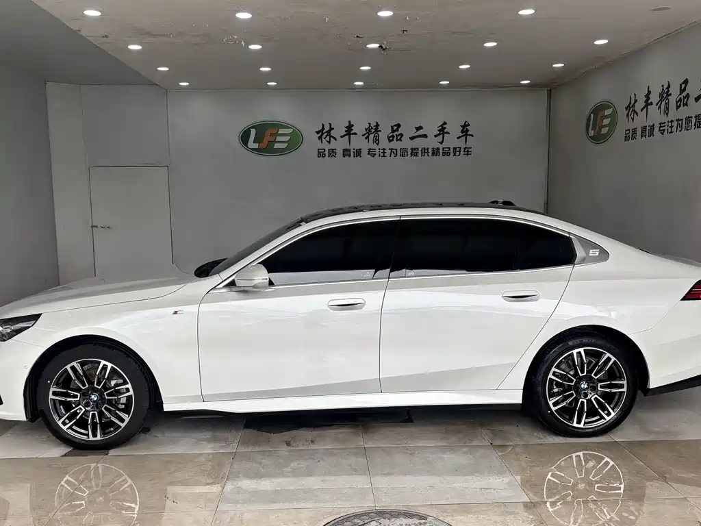 BMW 5 Series 5 2024 525Li M Sport