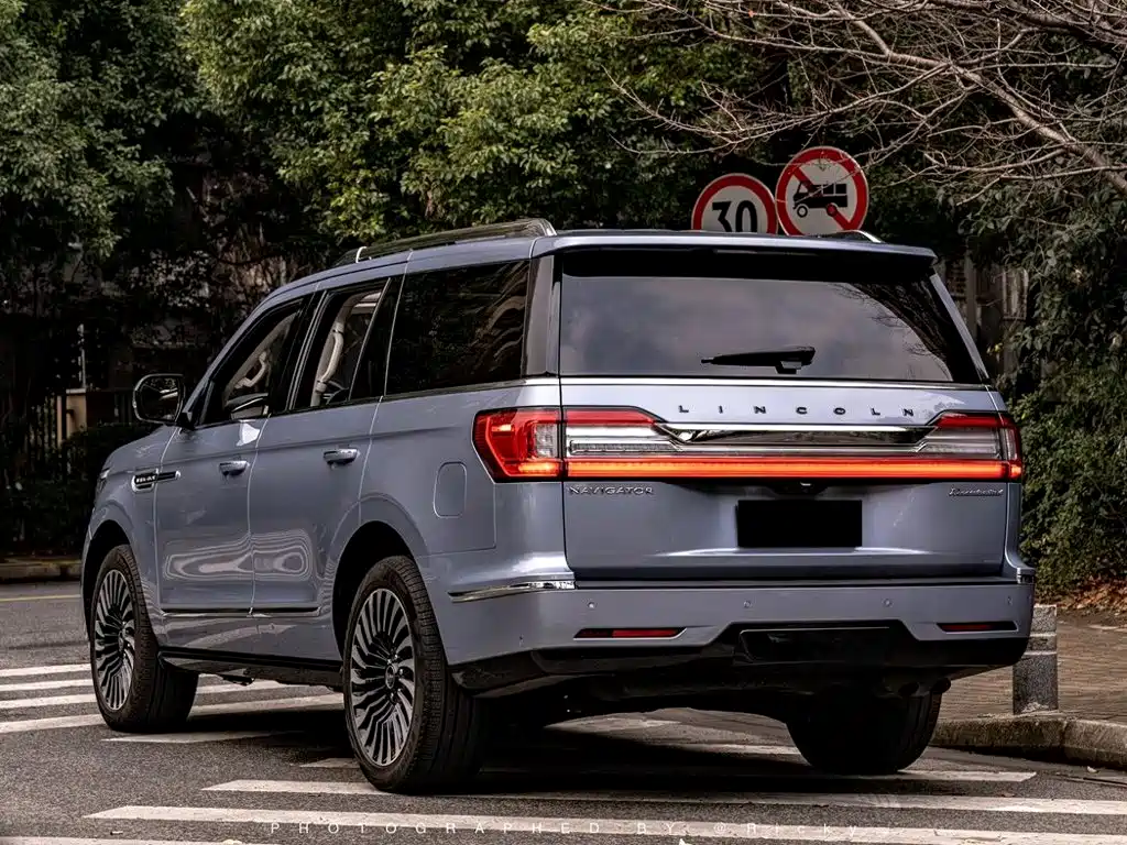 Lincoln Navigator — миниатюра 17
