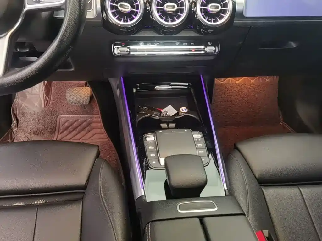 Mercedes-Benz GLB — миниатюра 14