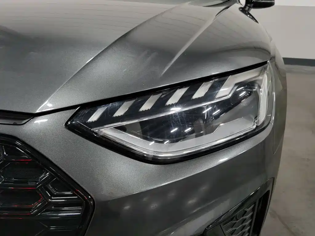 Audi A4L 2022 40 TFSI Luxury