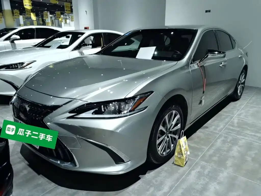 Lexus ES — миниатюра 2