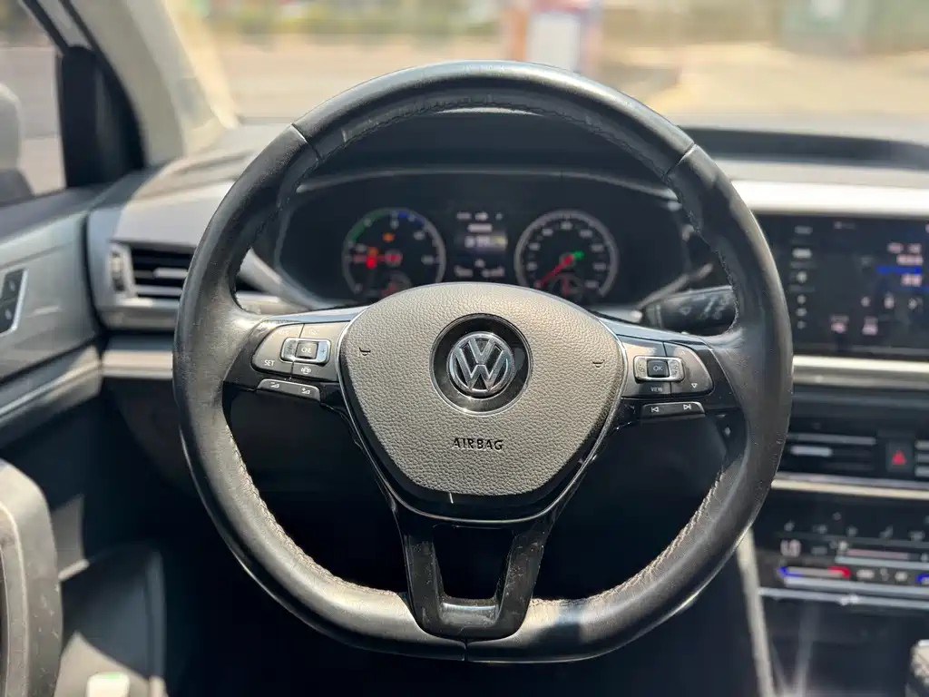 Volkswagen Tharu New Energy — миниатюра 10