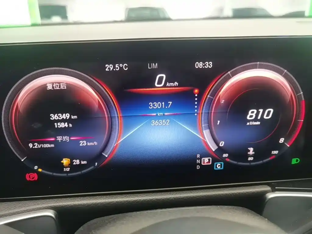 Mercedes-Benz GLB — миниатюра 12