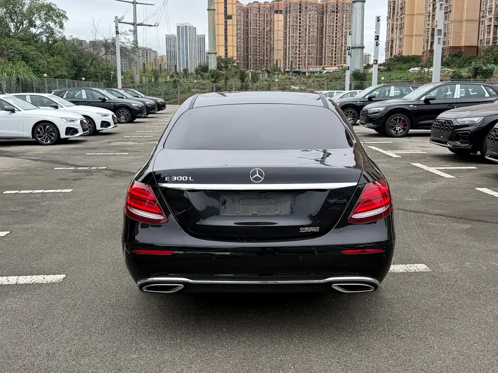 Mercedes-Benz E-Class — миниатюра 9