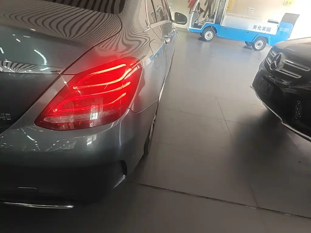 Mercedes-Benz C-Class — миниатюра 8
