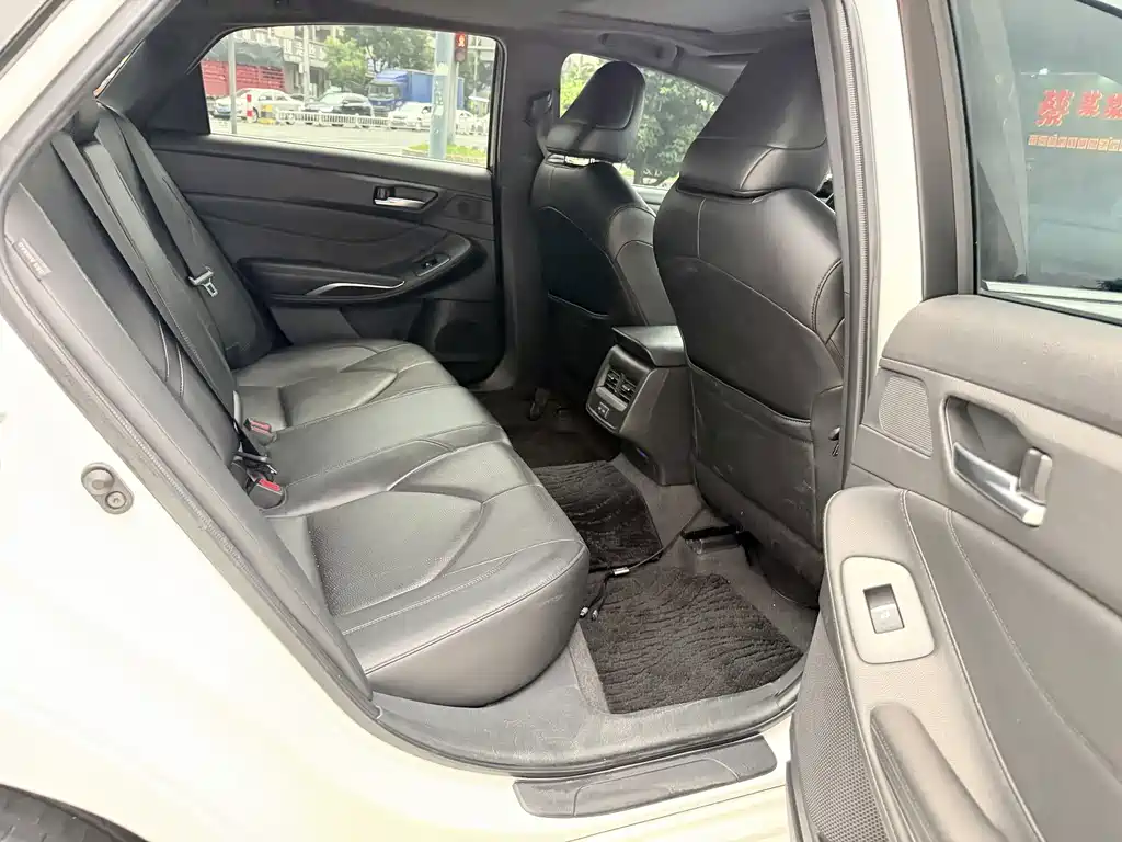 Toyota Avalon — миниатюра 8