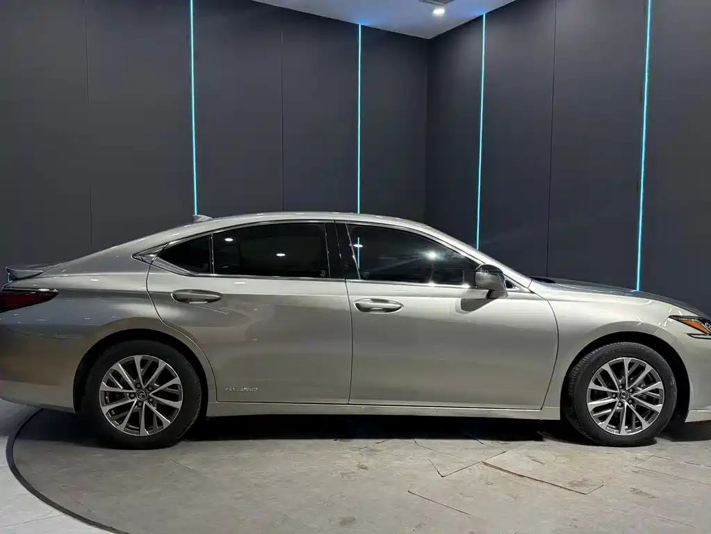 Lexus ES — миниатюра 5
