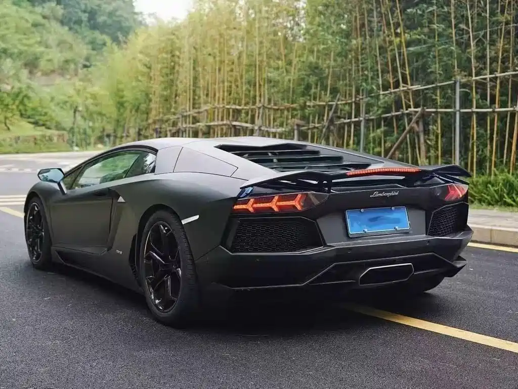 Lamborghini Aventador 2011 LP 700-4