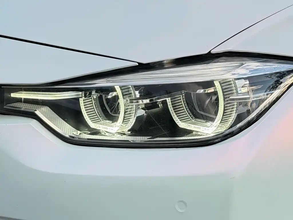 BMW 3 Series — миниатюра 11