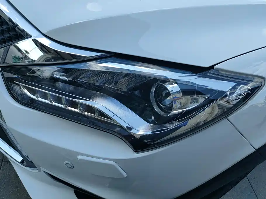 BYD Tang New Energy — миниатюра 5