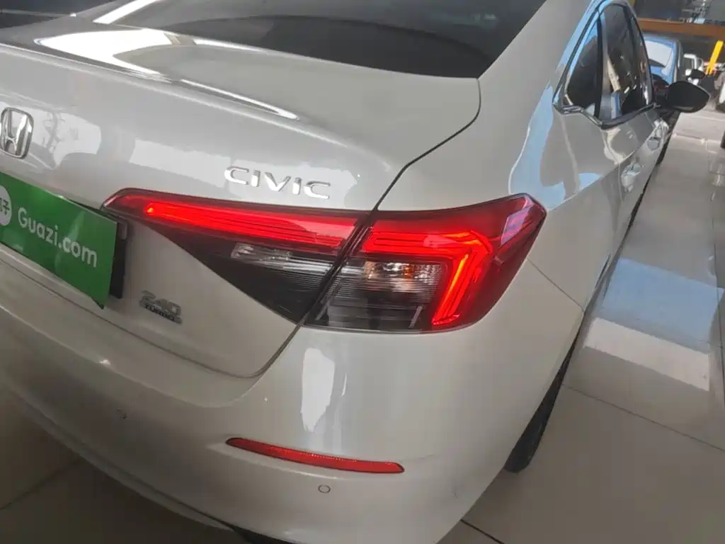 Honda Civic — миниатюра 8