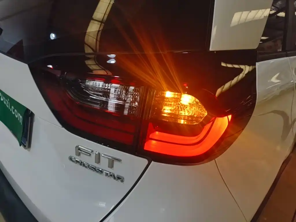 Honda Fit — миниатюра 8