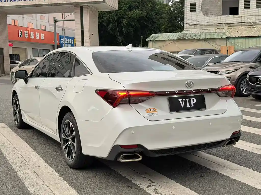Toyota Avalon — миниатюра 18