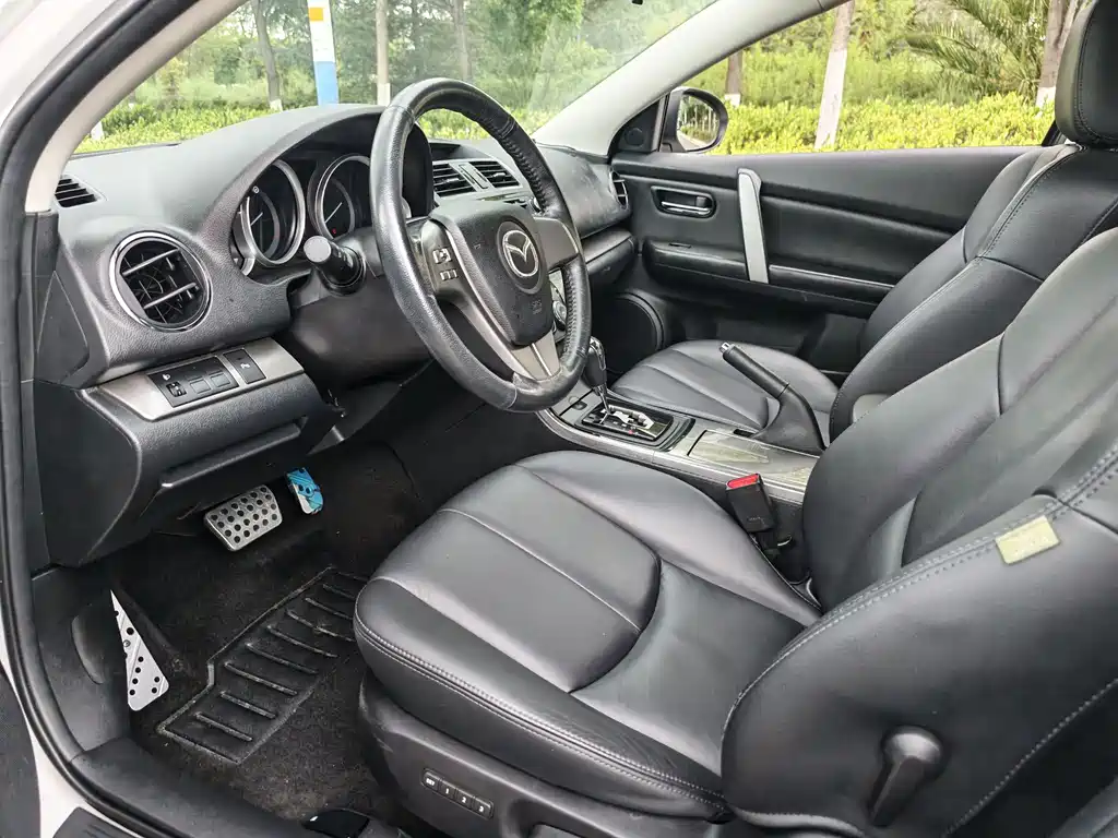 Mazda Ruiyi 2012 2.0L AT Luxury