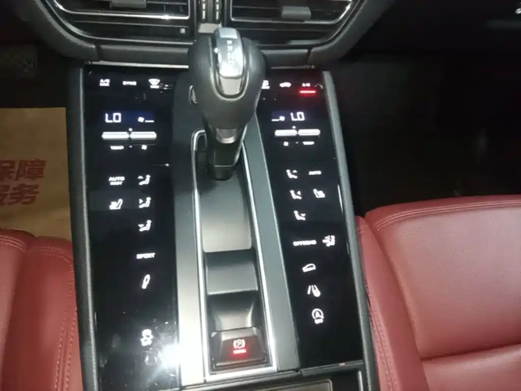 Porsche Macan — миниатюра 14