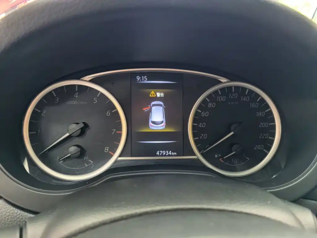 Nissan Tiida — миниатюра 12