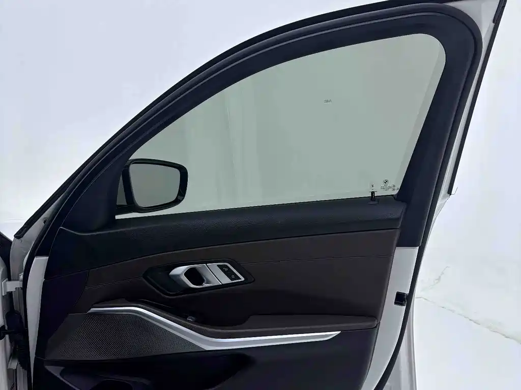 BMW 3 Series — миниатюра 9