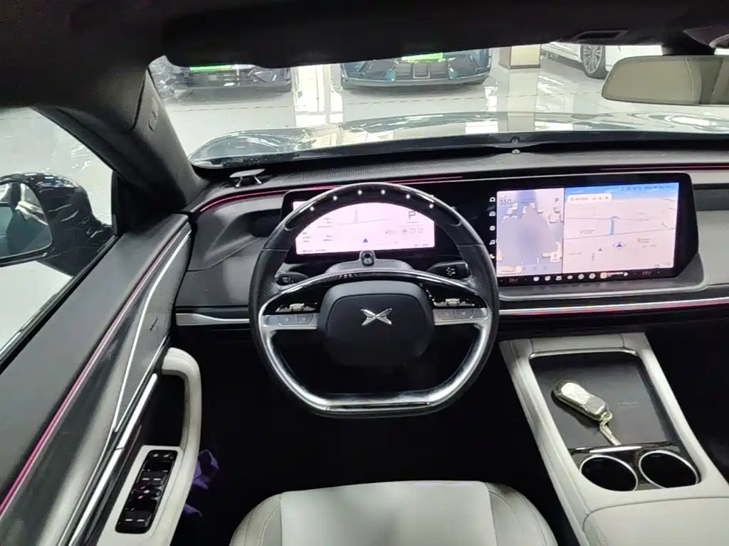 XPeng P7 — миниатюра 11