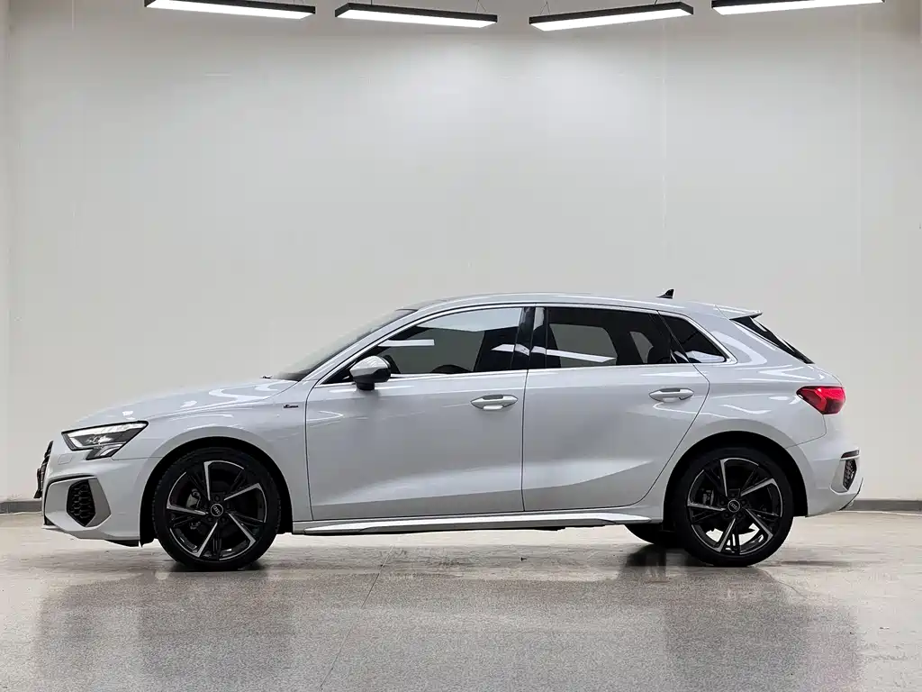 Audi A3 2023 Sportback 35 TFSI Fashion Sport