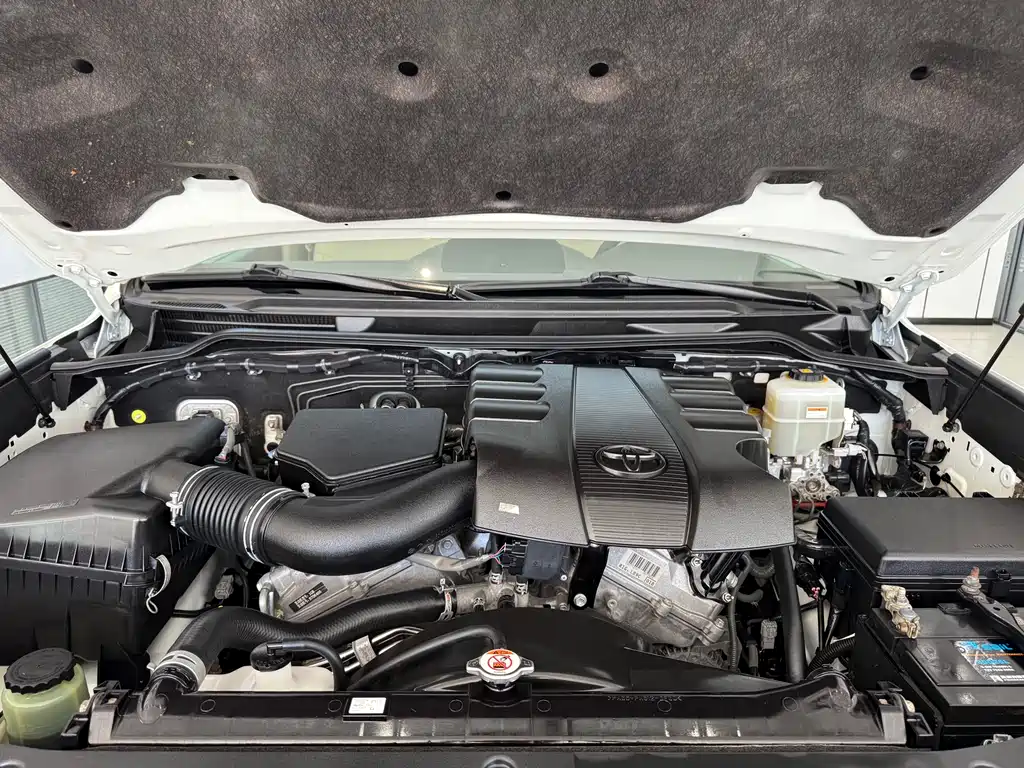 Toyota Land Cruiser 2018 4.0L AT