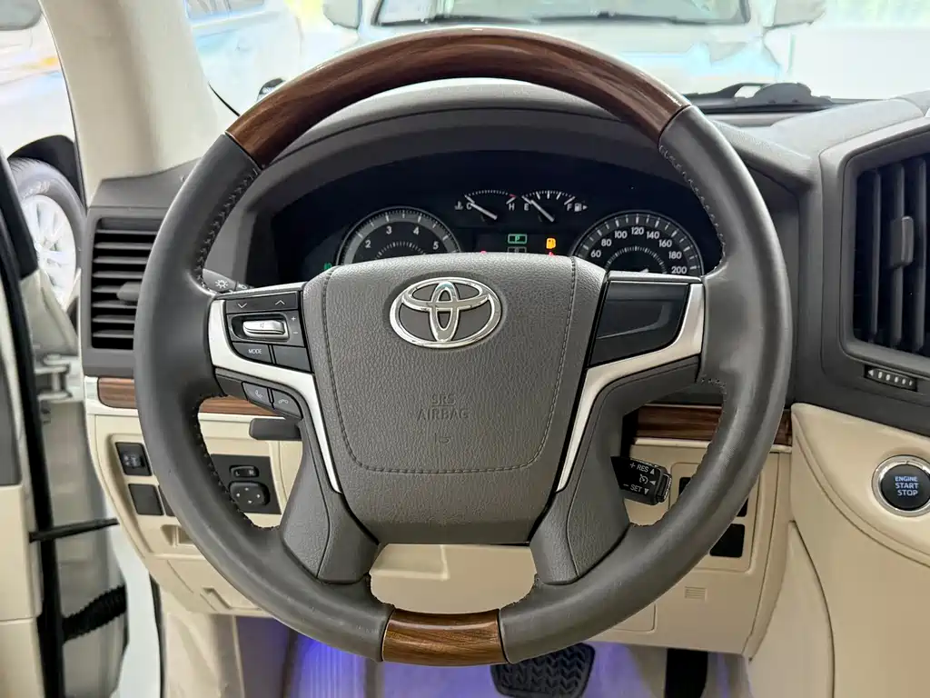 Toyota Land Cruiser 2018 4.0L AT