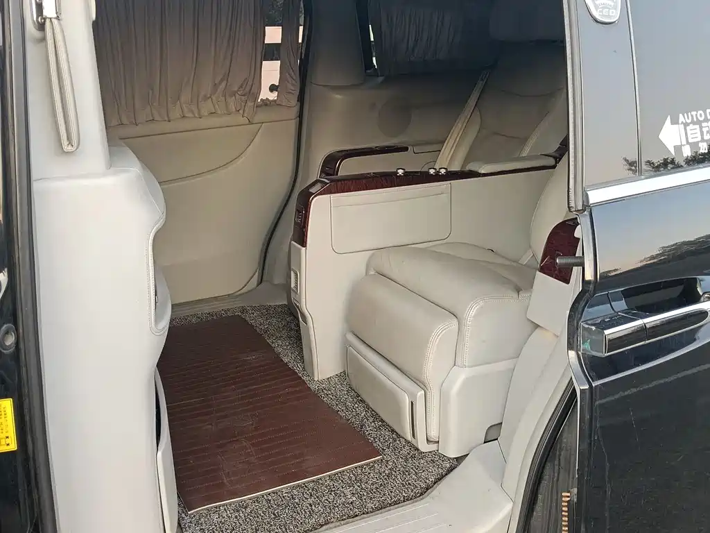Luxgen MASTER CEO — миниатюра 19