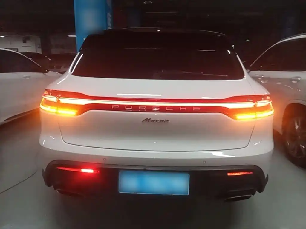 Porsche Macan — миниатюра 6