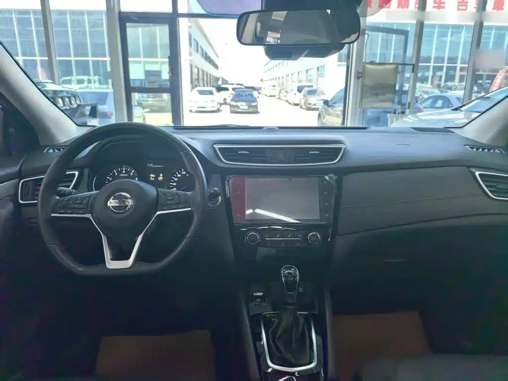 Nissan Qashqai — миниатюра 17