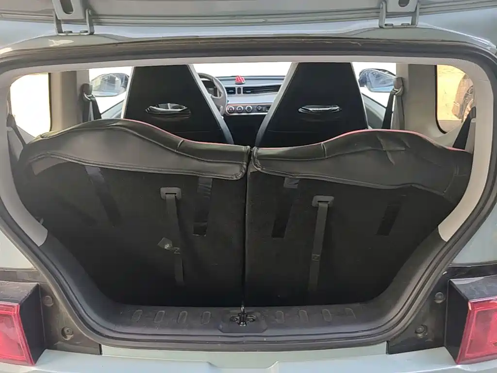 Wuling MINIEV — миниатюра 19