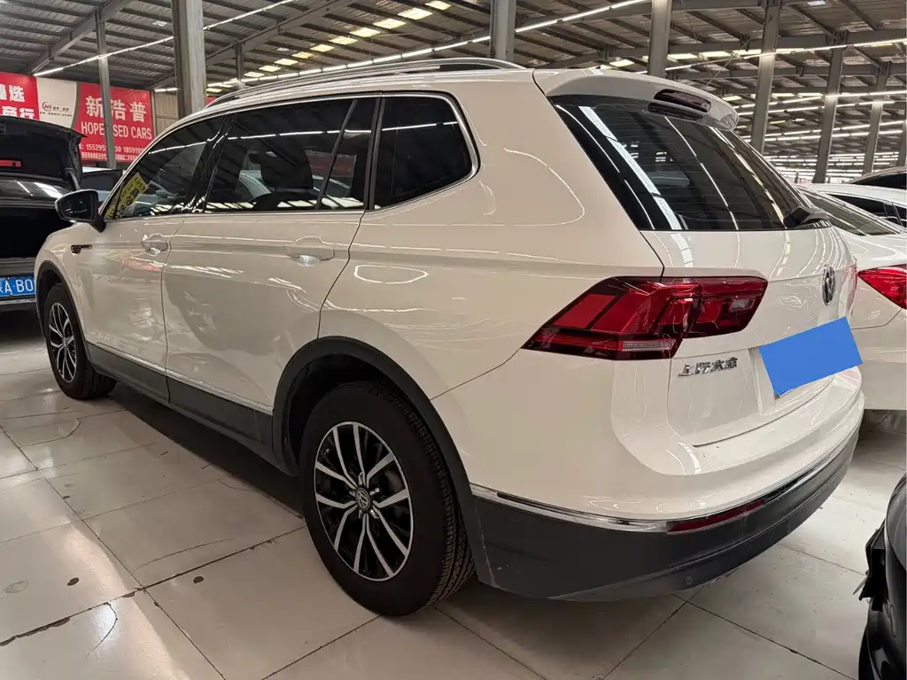 Volkswagen Tiguan L — миниатюра 15