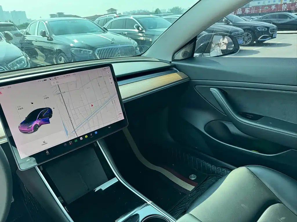 Tesla Model 3 — миниатюра 11