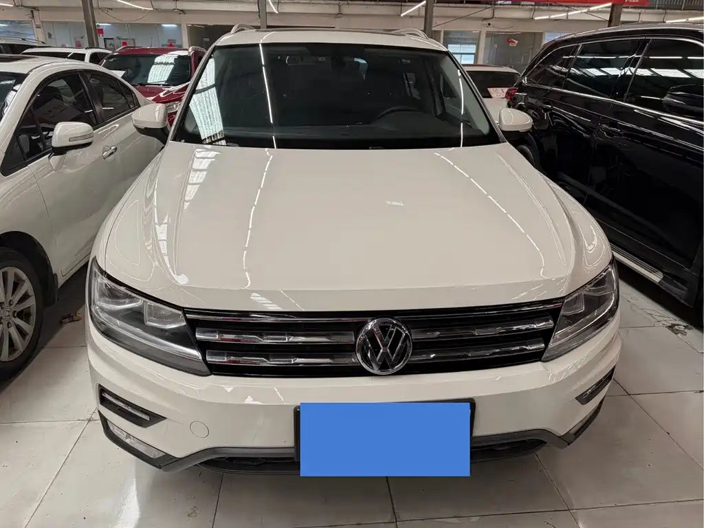 Volkswagen Tiguan L — миниатюра 2